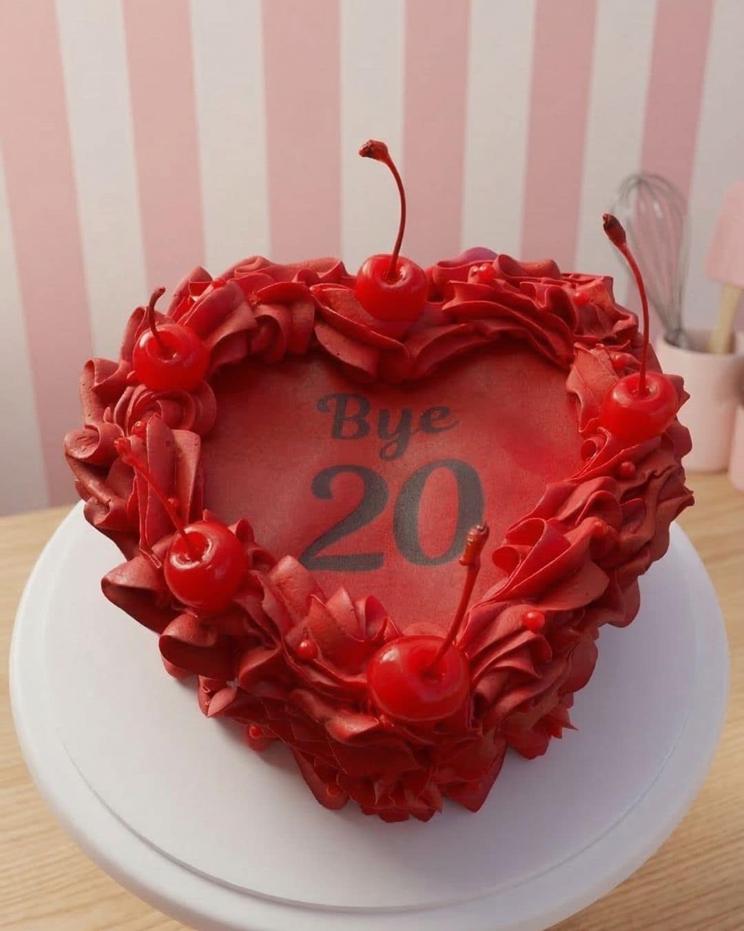 VINTAGE CAKE